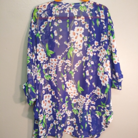 🍃 Over shirt sheer top large - Picture 2 of 4